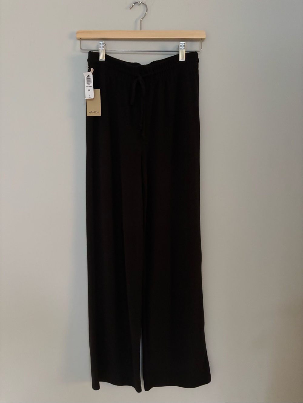 Aritzia Wilfred Free “Free Lounge”Black Straight-Leg Drawstring Pants